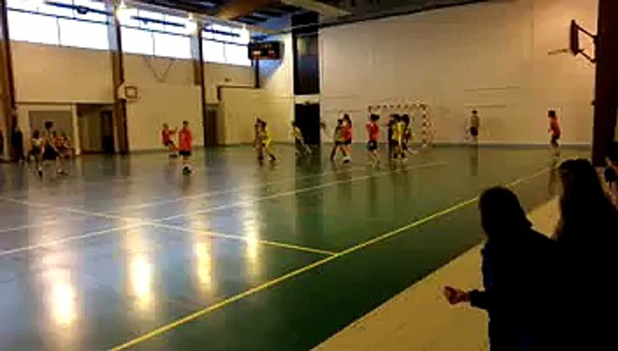 -15 filles face à Sarrebourg le 08/05/2015 pour le titre de Championnes interdepartementale.