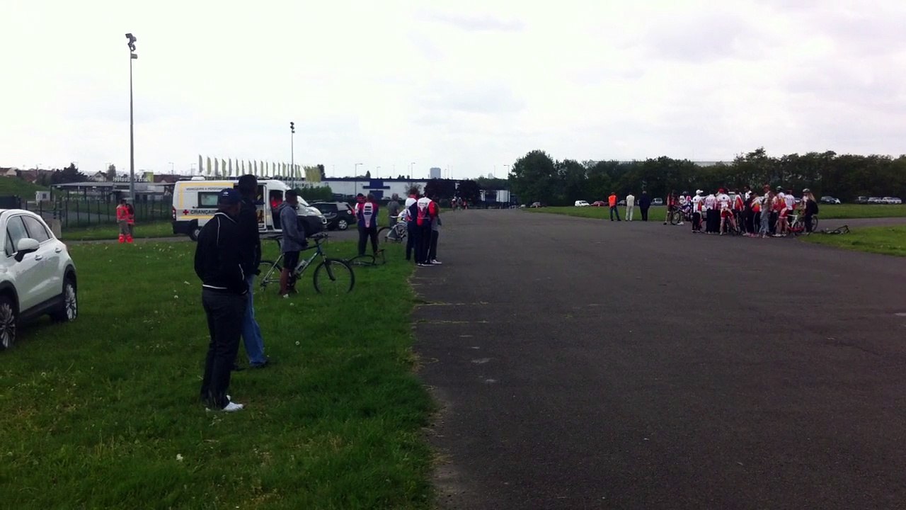 Arrivée seb et lolo UFO1 DUGNY le 10 mai 2015