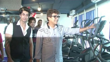 Aadesh Shrivastava INAUGURATES Fitt-Zzone Gym