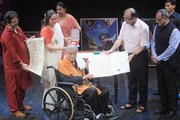 Legendary actor Shashi Kapoor receives Dadasaheb Phalke Award
