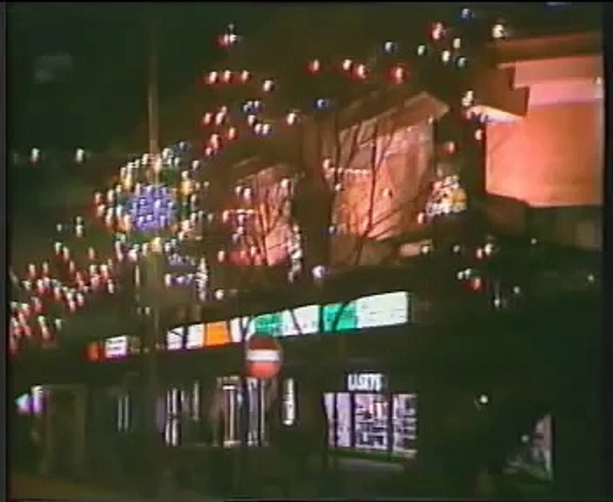 Unusual shot by Alex Hurricane Higgins to beat Steve Davis - Snooker