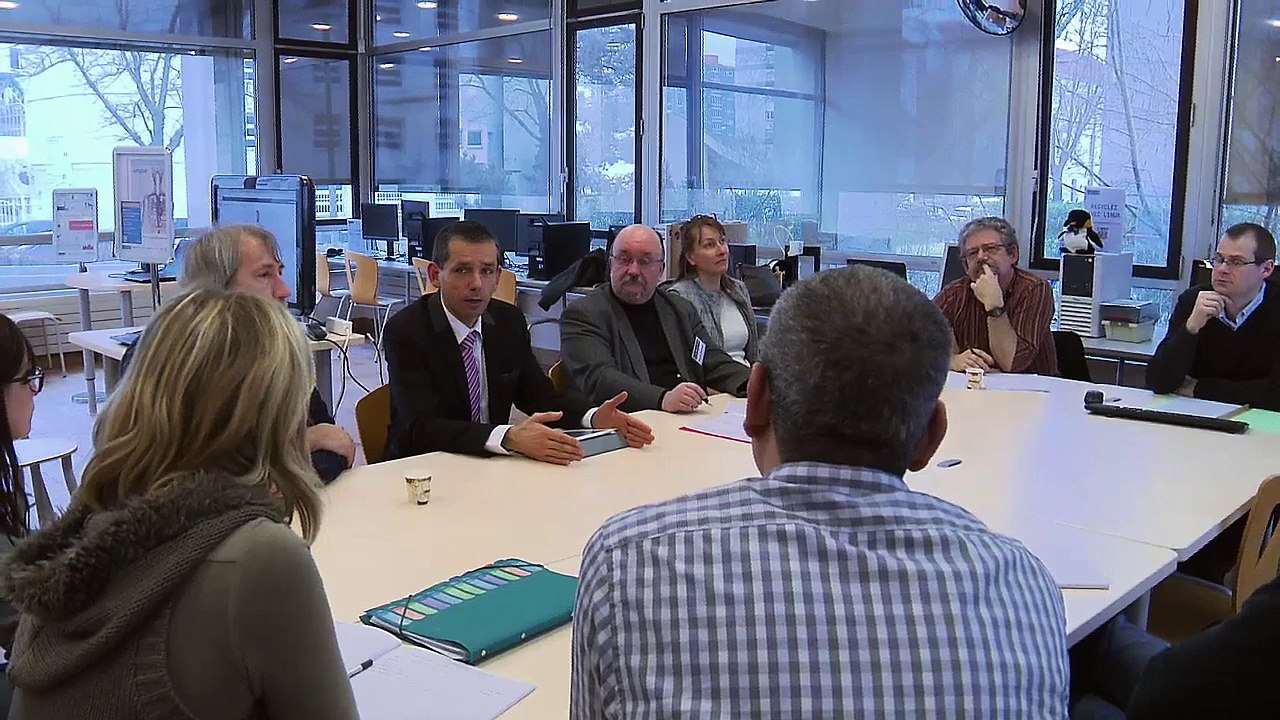 #EcoleNumerique : témoignages "le numérique permet les échanges entre élèves et entre enseignants"