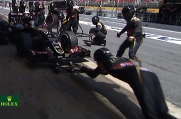 F1 Espagne : Grosjean renverse un technicien - ZAPPING AUTO DU 11/05/2015