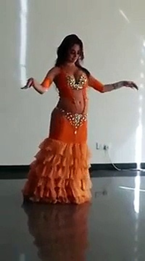 اخر دلع بنات جسم رائع اجمل رقص سعودي خليجي كيك - Vidéo Dailymotion