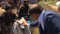 Davutoğlu, Diriliş Ertuğrul Dizisinin Setini Gezdi