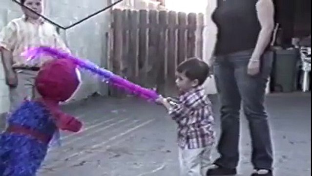 Une piñata qui tourne bien