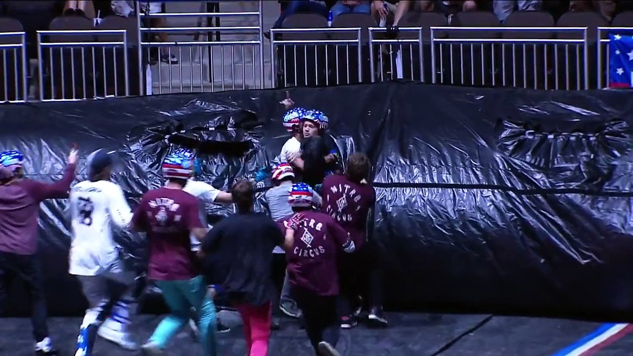 Le premier triple backflip en trottinette