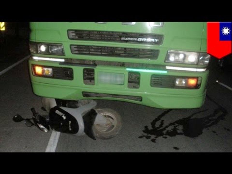 Fatal car accident: Mother sacrifices herself to protect her daughter during accident - TomoNews