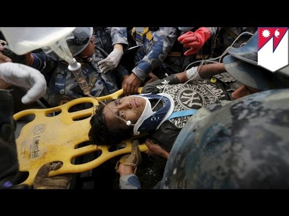 Nepal earthquake 2015: Buried alive for five days, teen finally rescued from rubble - TomoNews