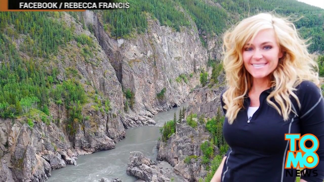 ريبيكافرانسيس تتلقى تهديدات بالقتل بعد أن صورة تظهر فيها مع حيوان مقتول