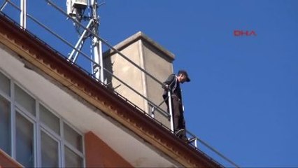 Sivas - Aşkına Karşılık Bulamayınca Çatıda İntihara Kalkıştı