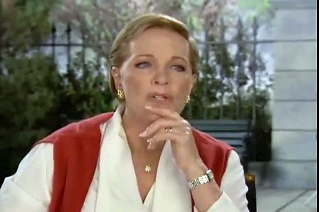 Julie Andrews Epic Win! (MUST WATCH)
