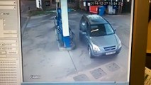 Woman makes embarrassing car blunders at Petrol Pump -