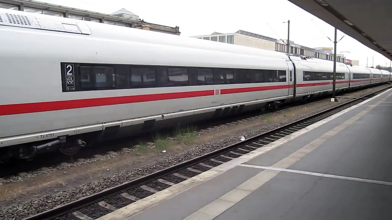 Abfahrt des Velaro D (BR 407) der Deutschen Bahn in Hannover Hbf