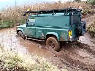 Extreme Muddy 4x4 Land Rover Off Road Driving