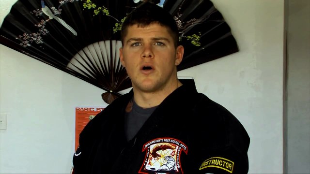 Karate Moves & Weapons : Japanese Sword Training