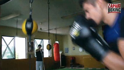 Zurdo Ramírez golpeando la pera loca