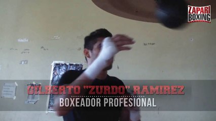 Zurdo Ramírez golpeando la pera fija