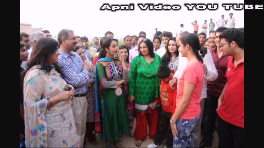 Mallika Sherawat With Her Family Live Video