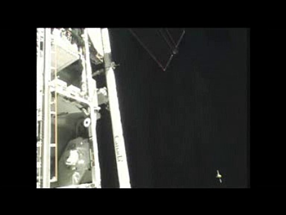 Space Station Hoax : Soyuz Spacecraft Miniature Model Moved by Solid Support Beam in Massive Water Pool