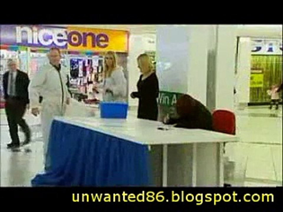 Snake in Mall - Just for Laughs