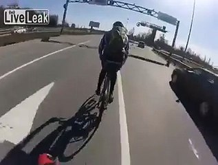 велосипедист чуть не погиб жесть-cyclist nearly died tin