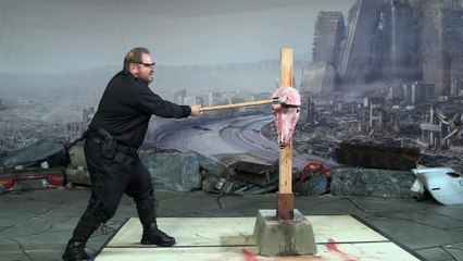 Tester une vraie hache de Viking!