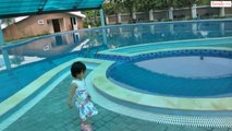 Vlog 76 Hai Chị Em Cún Đi Bể Bơi