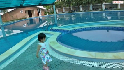 Vlog 76 Hai Chị Em Cún Đi Bể Bơi