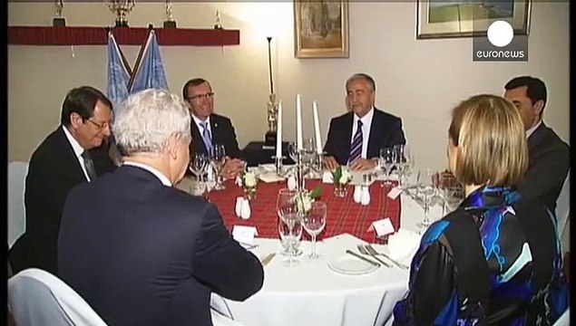 Кипрские турки и греки договорились возобновить переговоры