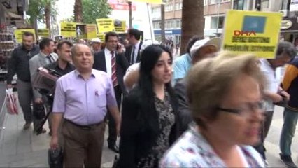 Görme Engellilerden Kaldırıma Parka Tepki