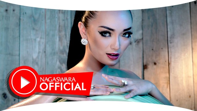 Zaskia Gotik - Tarik Selimut - Official Music Video HD - NAGASWARA