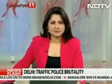 Trafik polisi rüşvet vermeyen sürücüye tuğla fırlattı