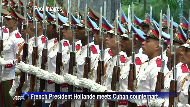 French President Hollande meets Cuban counterpart Castro in Havana
