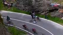 Domenico Pozzovivo crashes hard on the descent - Giro dItalia 2015 HD