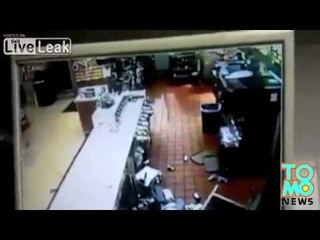 VIDEO: Une femme en string saccage un McDo et se fait un happyMeal maison