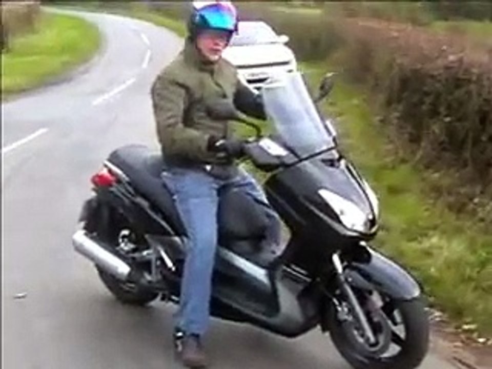 2007 Yamaha X-MAX 250i action!