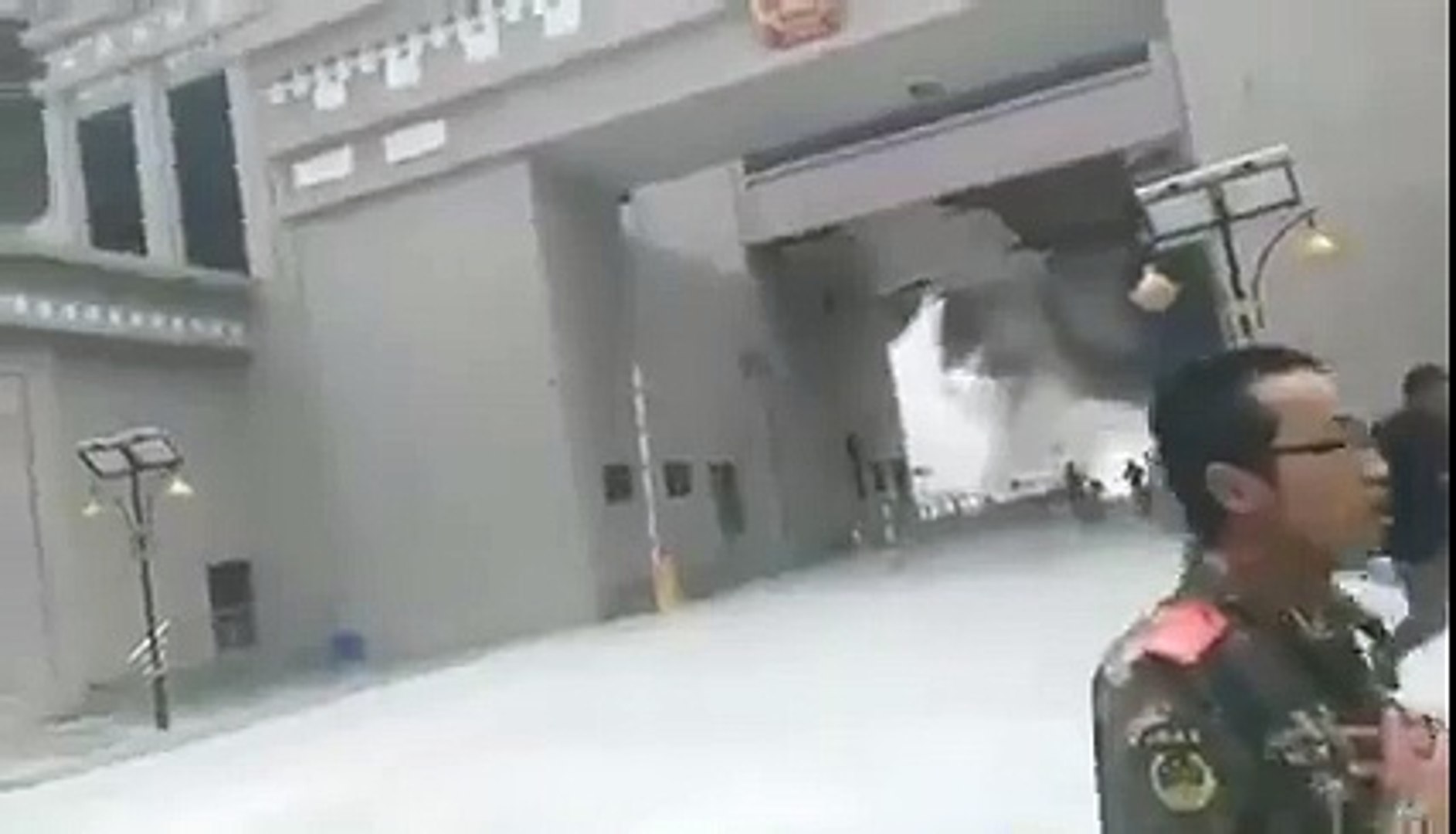 Dunya News - Scary Earthquake Captured by survivor in Tibet