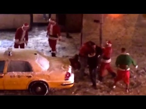 Anim na lasing na Santa, nakipag-away at ginulo ang SantaCon sa NYC!