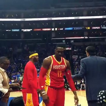 Dwight Howard Threatens Lakers Fan Who is Heckling Him