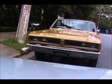 Garagem do Bellote: Dodge Charger RT em dose dupla (Prata e Ouro)