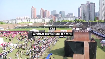 BIKE-TO-BIKE TRANSFER WITH PAT LAUGHLIN