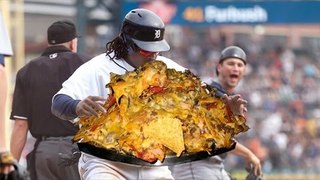 Prince Fielder ng Detroit Tigers, kinain ang nachos ng fan sa gitna ng laro