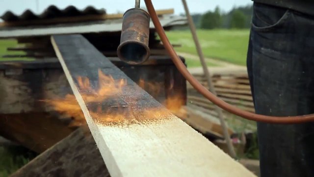 Japanese technique of preserving/antiquing wood Shou-sugi-ban Yakisugi 焼き杉
