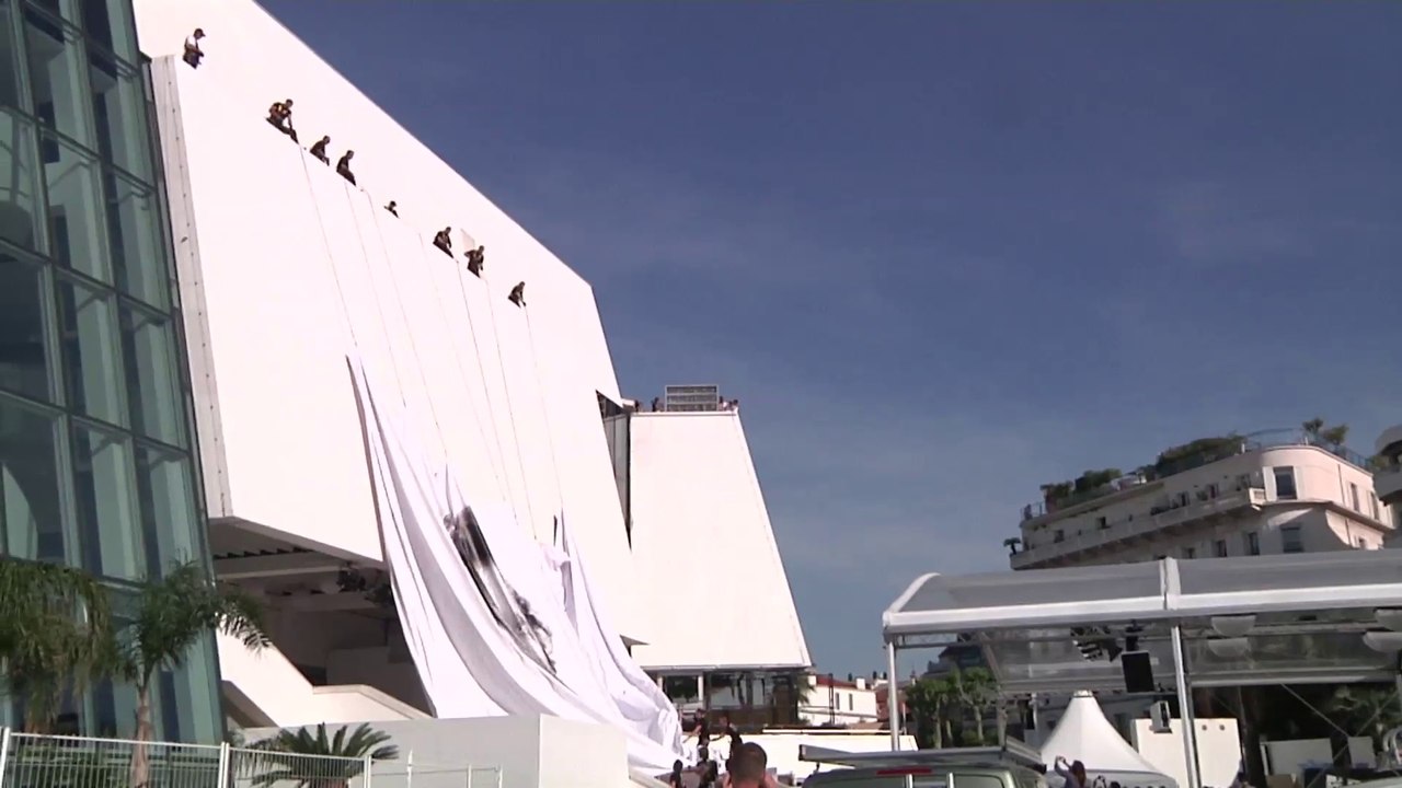 (BONUS) Mise en place de l'affiche du 68e Festival de Cannes