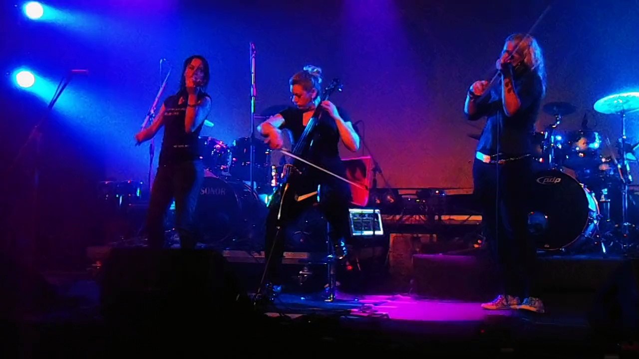 STRING LADIES