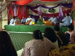 Naseebo Lal - Dholna Vas Akhan De Kol