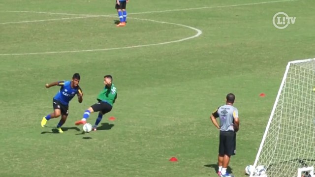 Joia do Vasco faz golaço de craque em São Januário