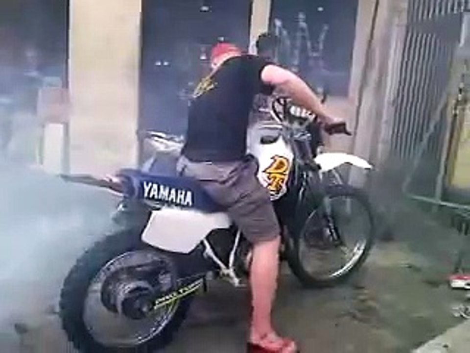Ressuscitando a Yamaha DT 200