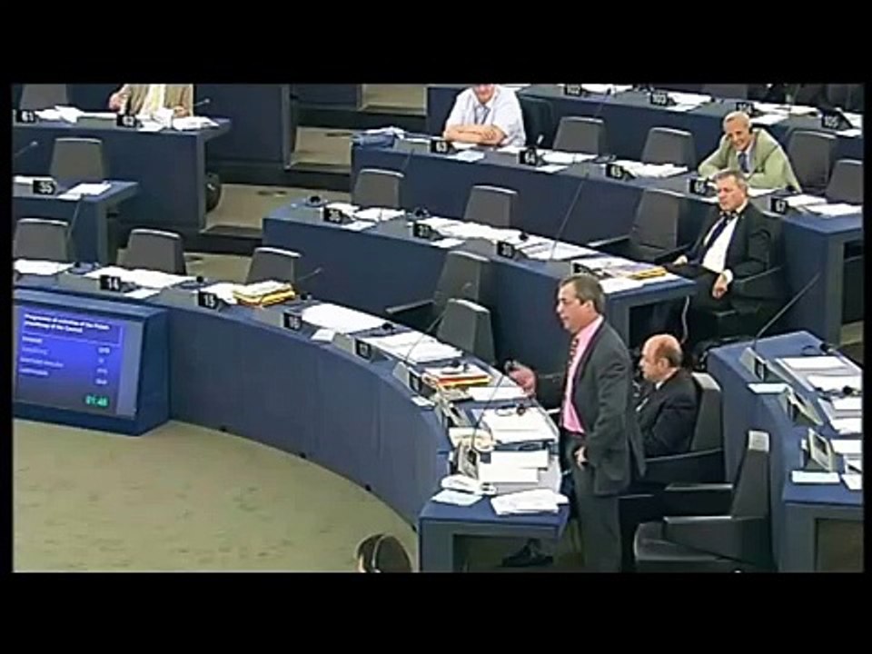 Farage: Isn't the EU quite as bad as the USSR, Mr Tusk? (cc italiano)